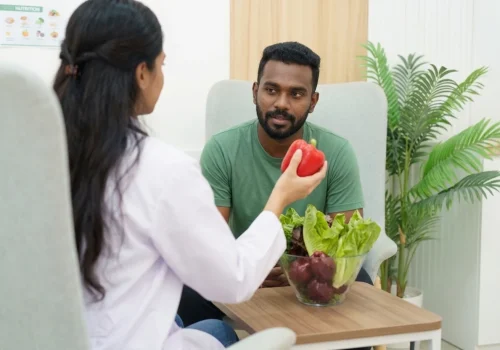 Dietitian discussing a nutrition plan with a client